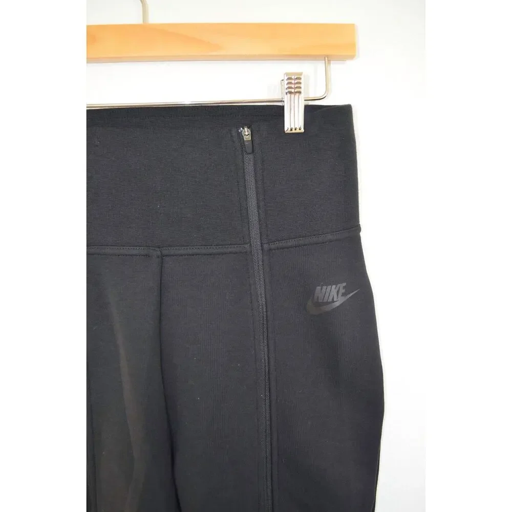 Nike women’s tech